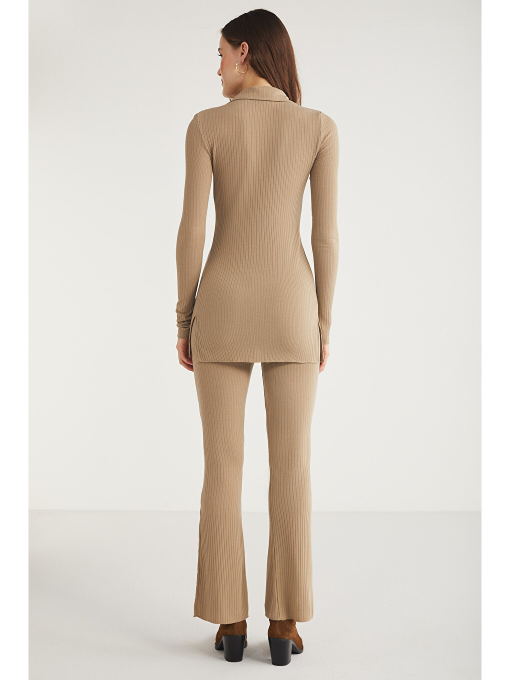 Suelan Kadın Slim Fit Dar Kesim Gömlek Yaka Düğme Detaylı Kaşkorse Bej Gömlek-5
