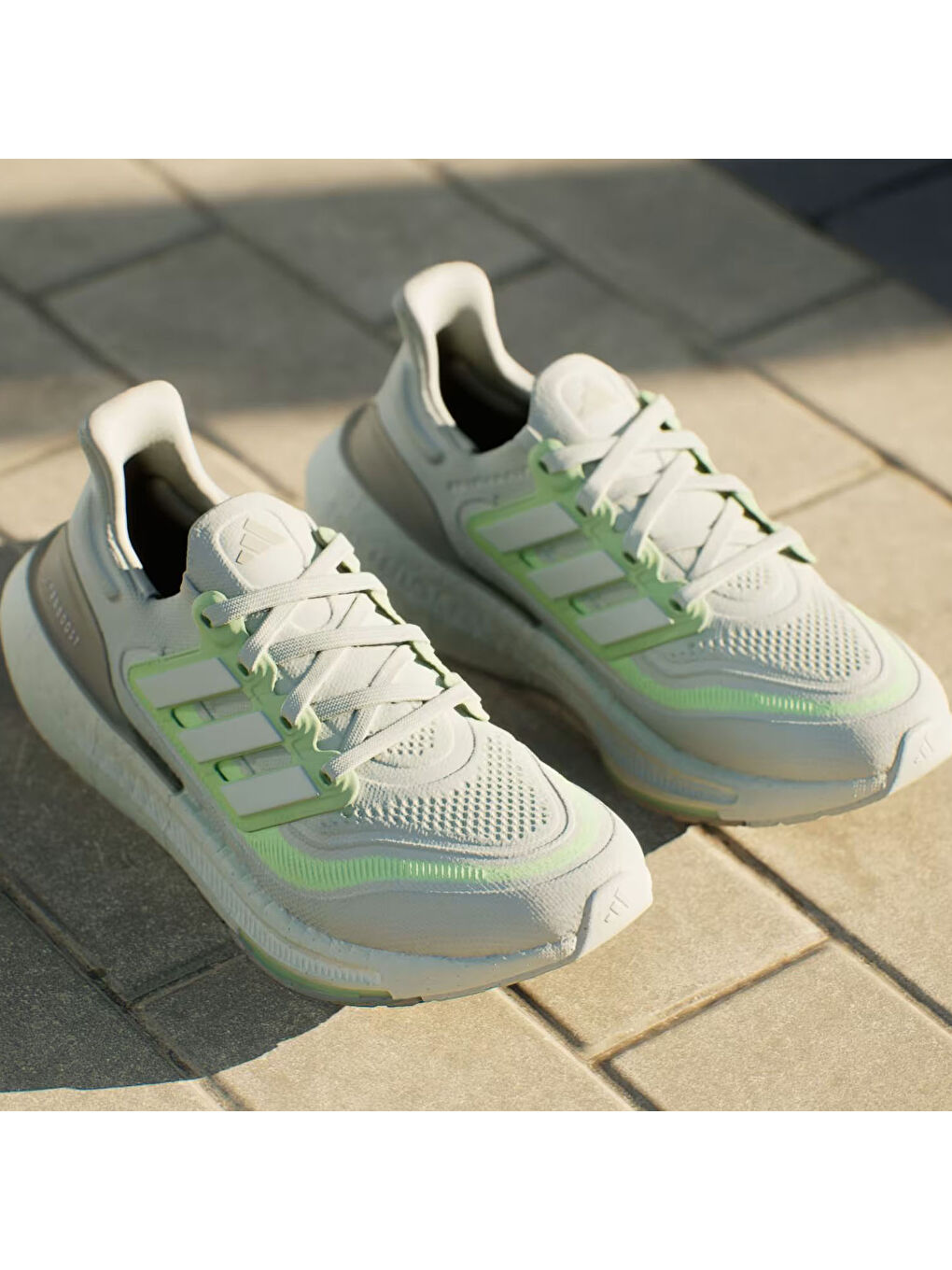 Turkuaz Ultraboost Light Kadın Yol Koşusu Ayakkabısı-1