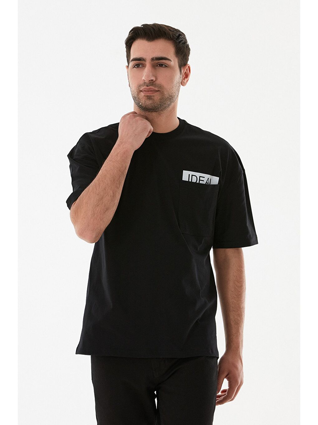 Siyah Ideal Baskılı Cep Detaylı Oversize Kısa Kol Tişört