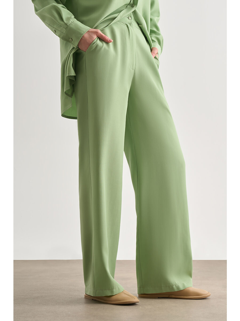 Yeşil Kemerli Rahat Kesim Modal Pantolon-2