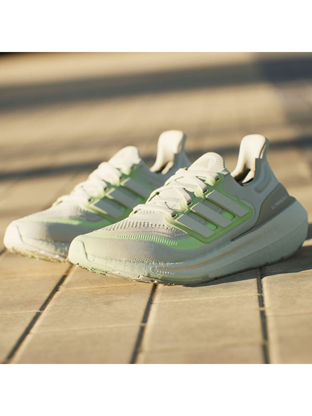 Turkuaz Ultraboost Light Kadın Yol Koşusu Ayakkabısı-3