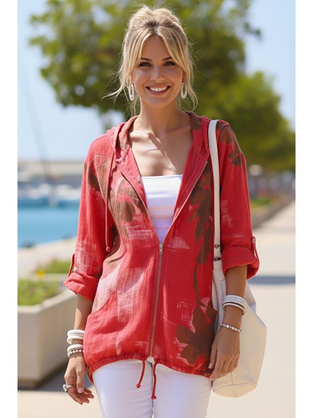 İtalyan Kırmızı Düğmeli Uzun Kollu Cepli Kapüşonlu Fermuarlı Baskılı Regular Boy Dokuma Ceket 68 65-2