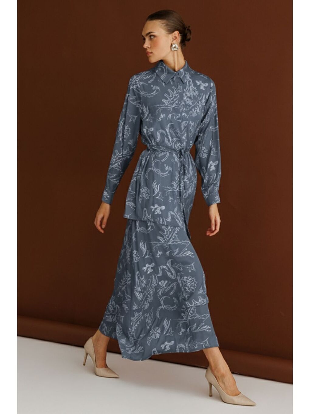 Mavi Desenli Kuşaklı Saten Uzun Gömlek Tunik-3