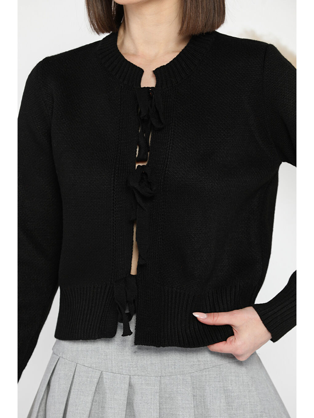 Siyah Kadın Ön Bağlamalı Triko Ceket-3