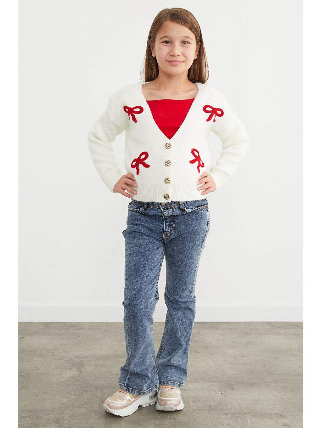 Ekru Fiyonk Nakışlı V Yaka Kız Çocuk Hırka-2