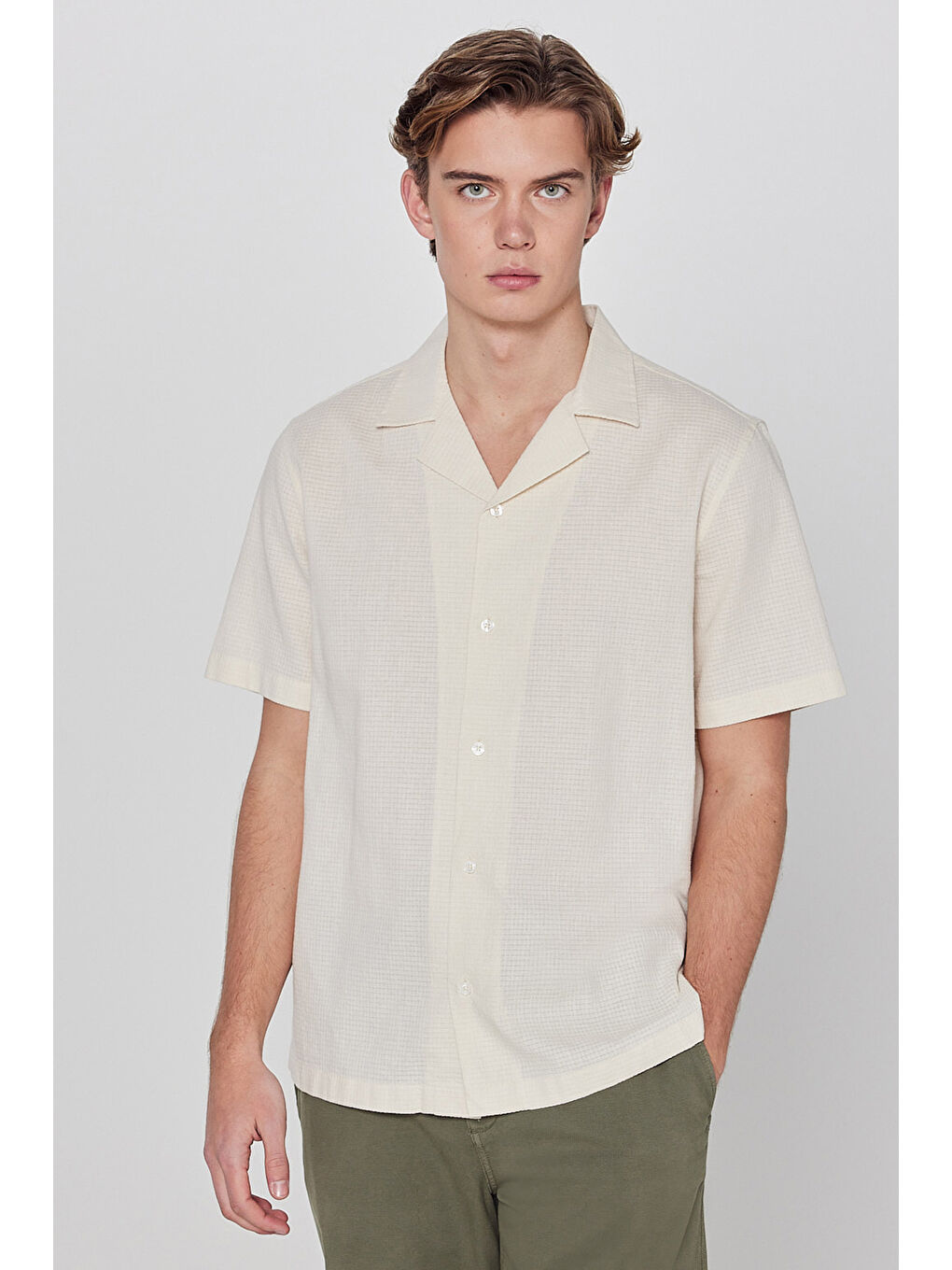 Bej Resort Yaka Kısa Kollu Gömlek-1