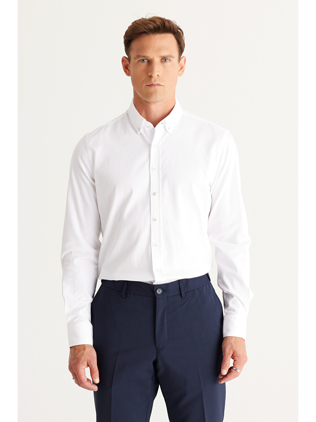 Erkek Beyaz Slim Fit Dar Kesim Düğmeli Yaka Pamuklu Gabardin Gömlek