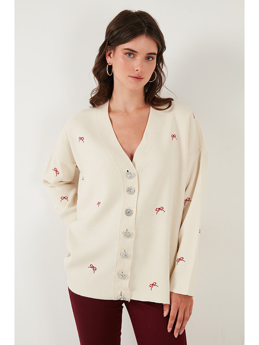 Ekru Oversize Fit Desenli V Yaka Triko Kadın Hırka 4616193-4