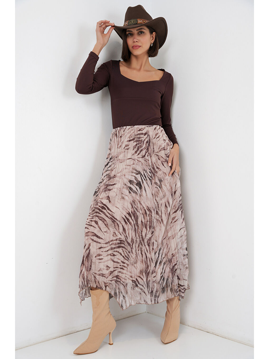 Kadın Asimetrik Kesim Şifon Etek 8056 - Bej