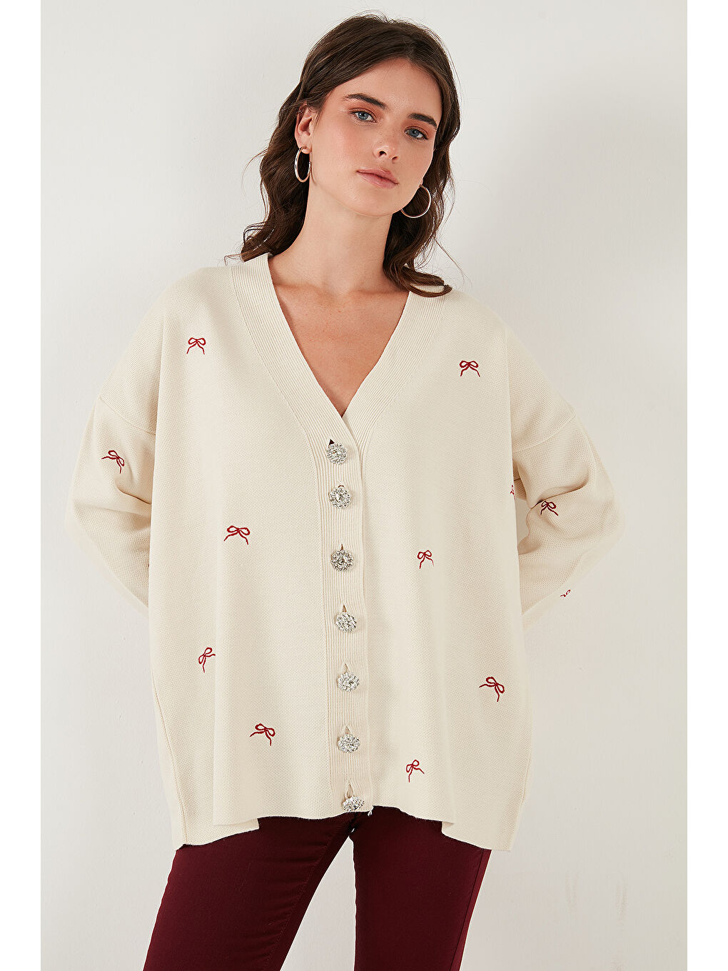 Ekru Oversize Fit Desenli V Yaka Triko Kadın Hırka 4616193-5