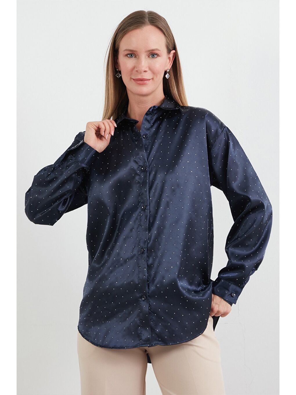 Lacivert Taşlı Arkası Uzun Saten Gömlek-1