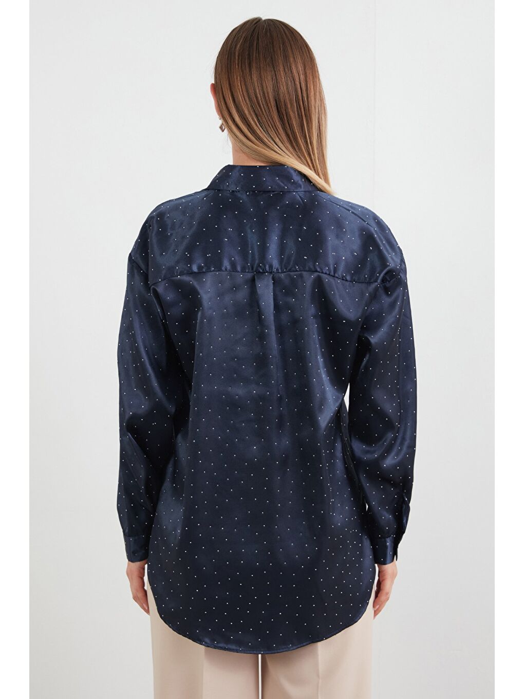 Lacivert Taşlı Arkası Uzun Saten Gömlek-3