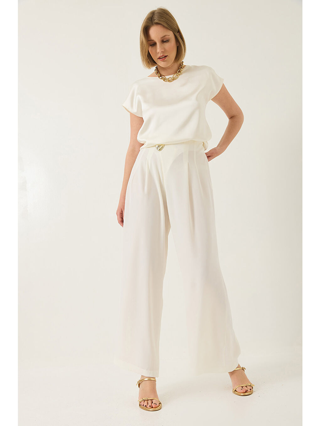 Ekru Kadın Yüksek Bel Pens Detaylı Aksesuarlı Gizli Fermuarlı Bol Klasik Pantolon-4