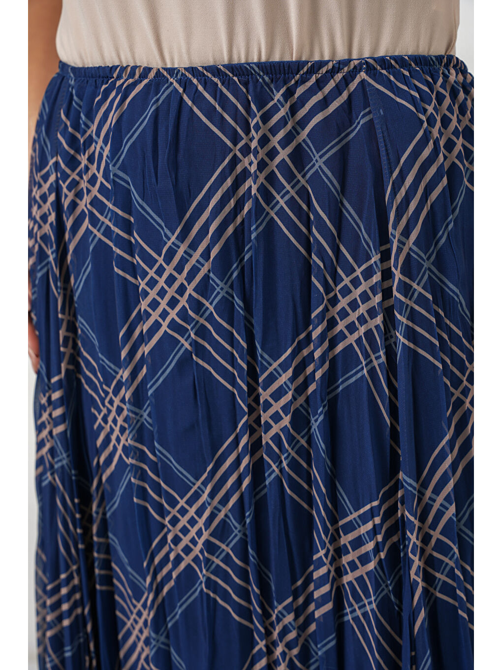 Kadın Asimetrik Kesim Şifon Etek 8056 - Lacivert-5