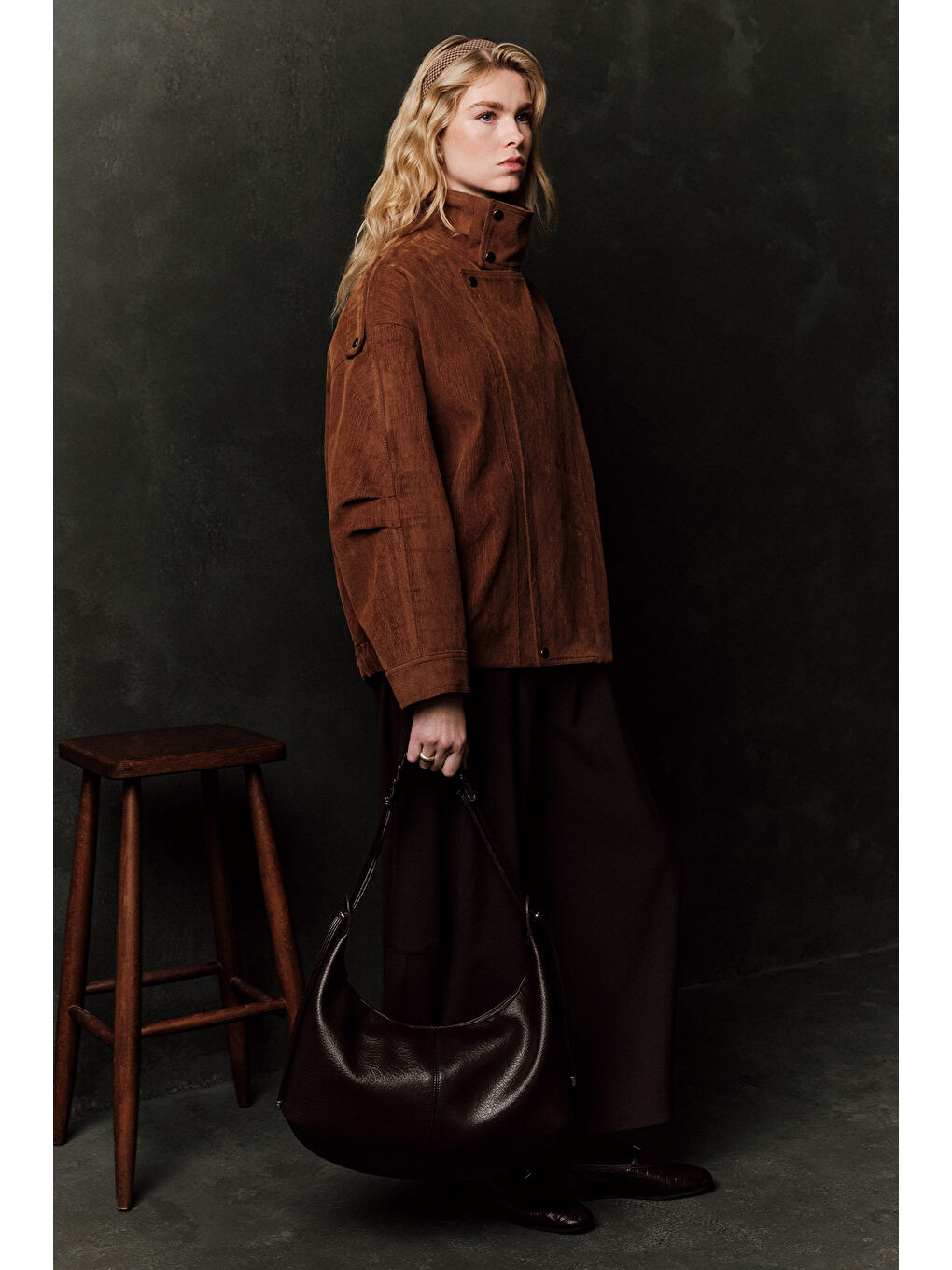 Kahverengi Yüksek Yakalı Flok Baskılı Ceket Camel