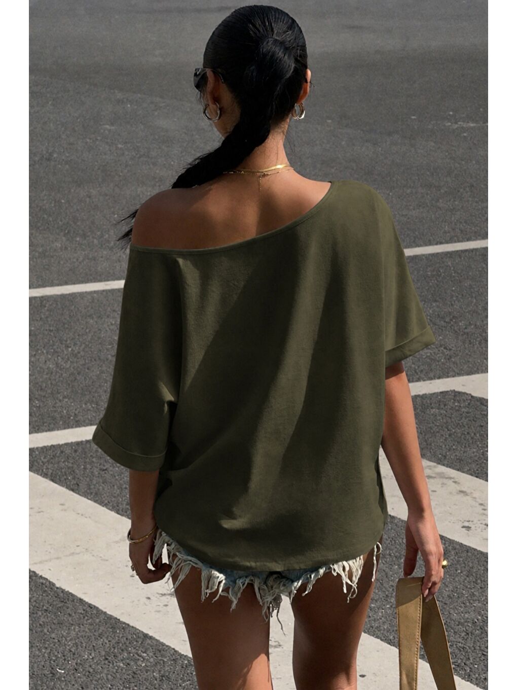 Haki Kadın Oversize Düşük Omuz Basic Tişört – Salaş Kesim Yazlık Rahat T-Shirt-2
