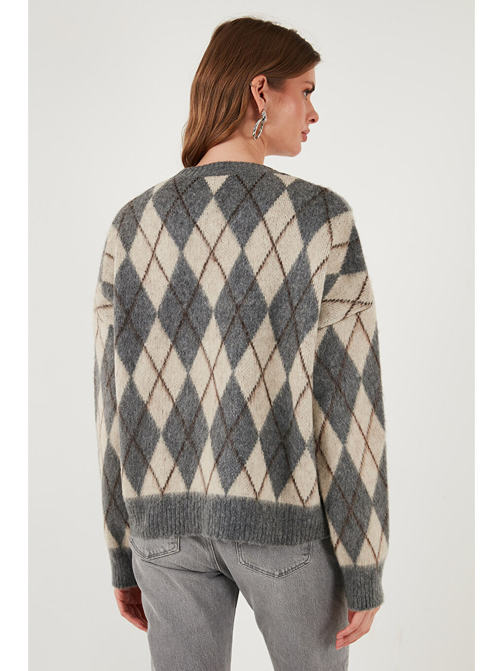 Gri Oversize Fit Bisiklet Yaka Baklava Desenli Yumuşak Dokulu Kadın Kazak 4616223-6