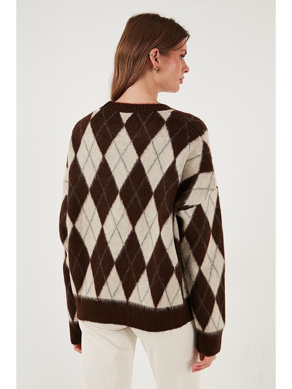 Kahverengi Oversize Fit Bisiklet Yaka Baklava Desenli Yumuşak Dokulu Kadın Kazak 4616223-6