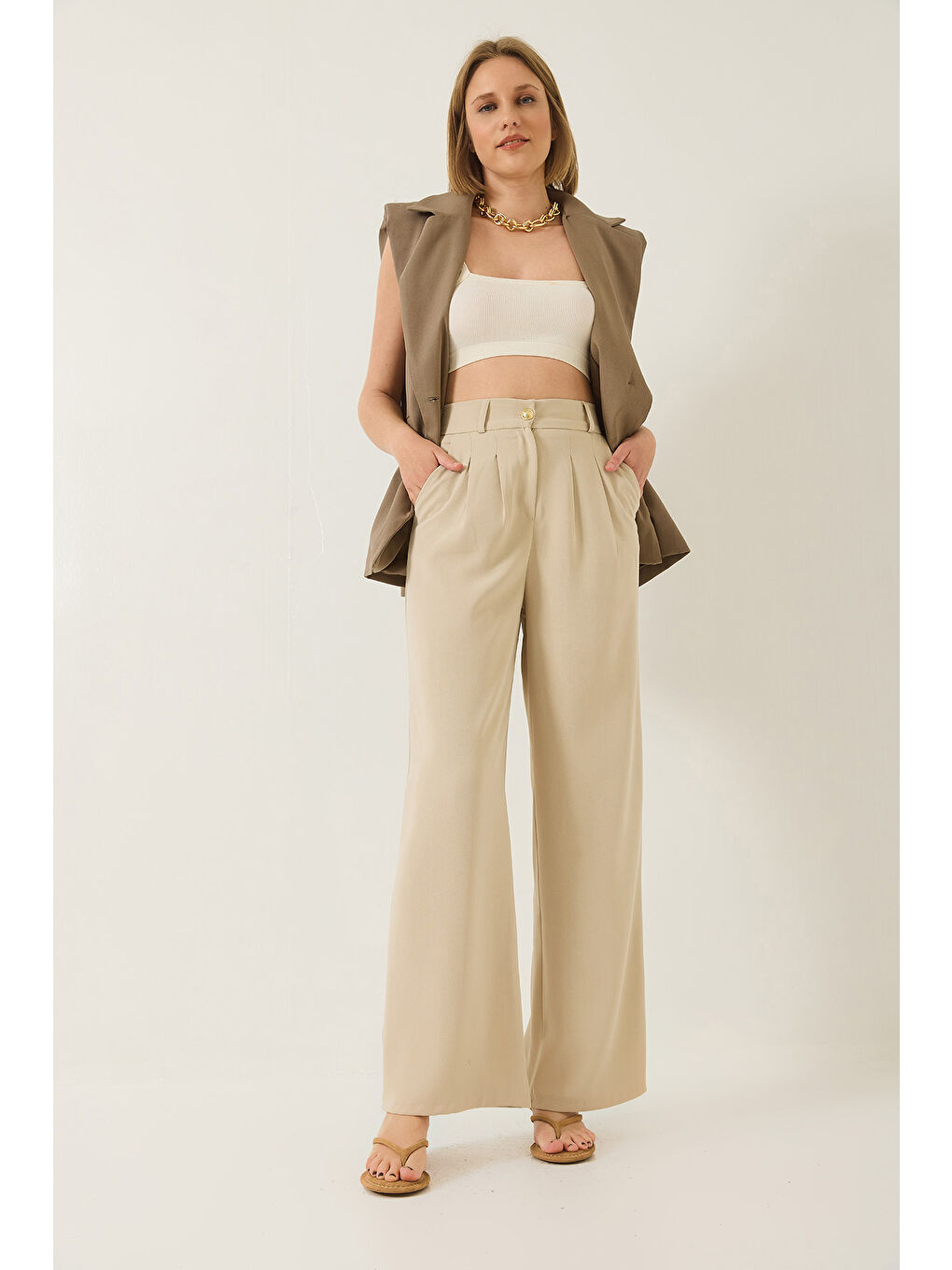 Ekru Kadın Pileli Cep Detaylı Kemerli Arkası Lastikli Palazzo Latina Pantolon-2