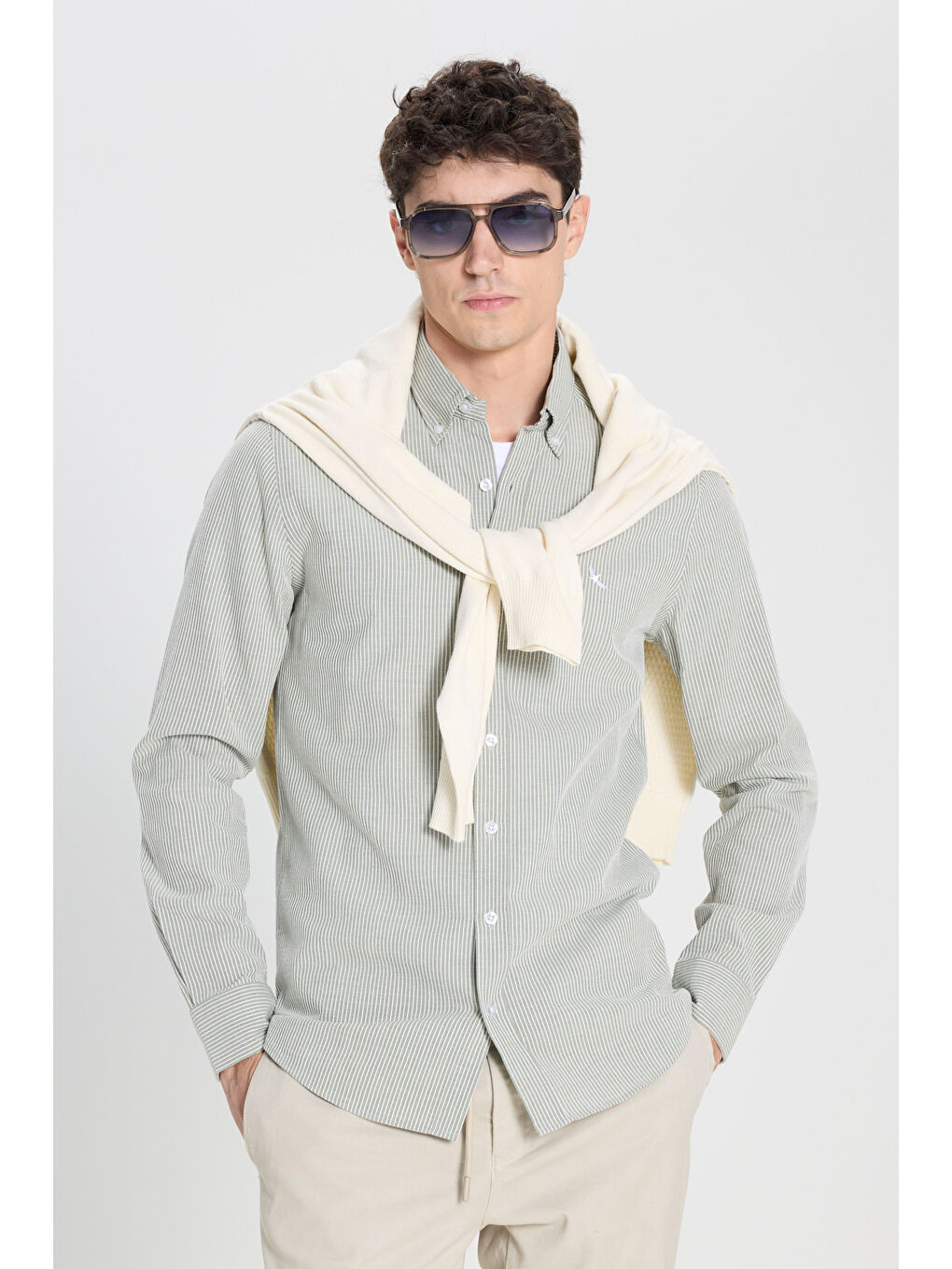 Erkek Haki-Beyaz %100 Pamuk Slim Fit Dar Kesim Düğmeli Yaka Çizgili Gömlek