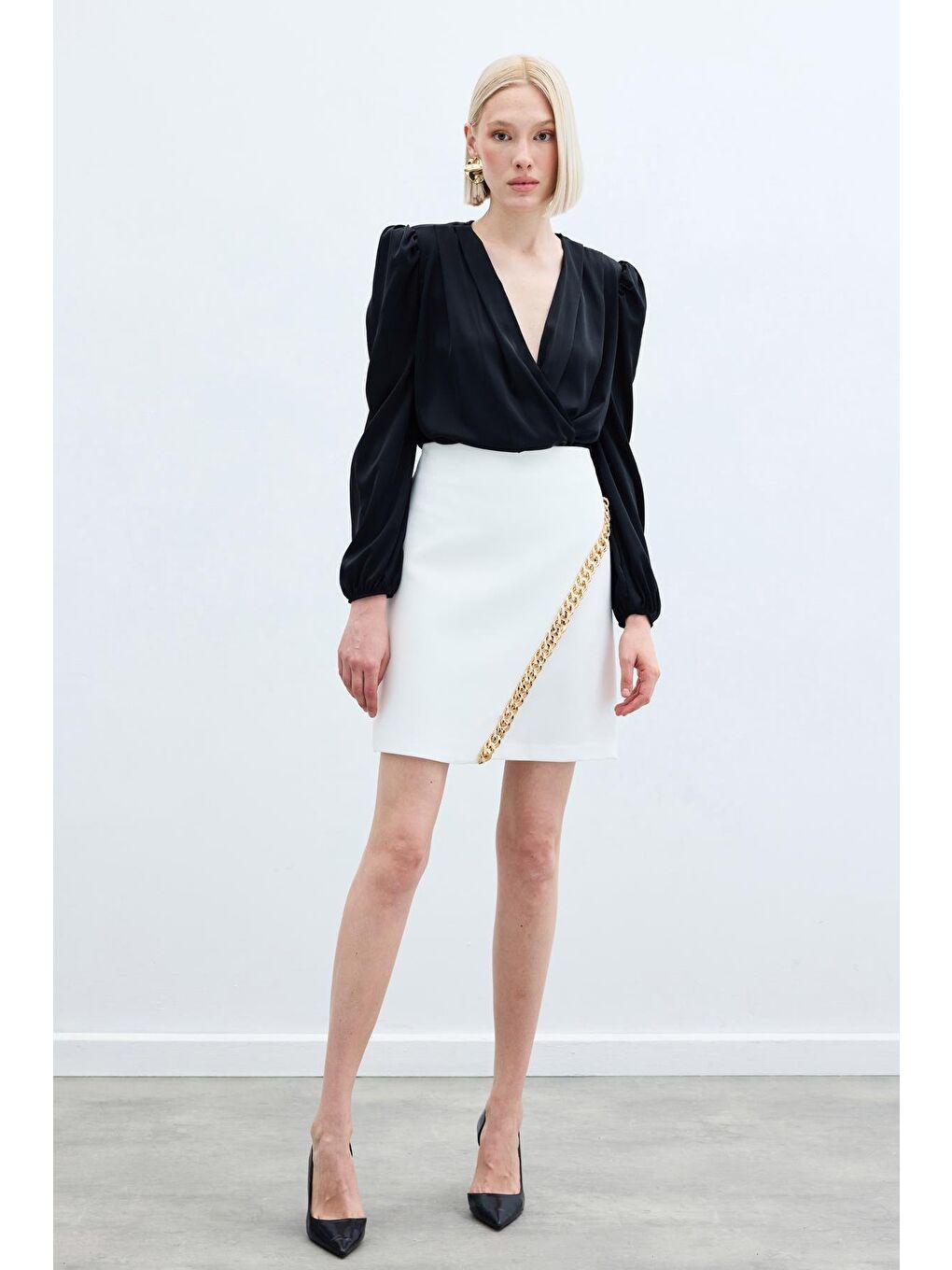 Zincir Aksesuarlı Mini Etek - Ekru