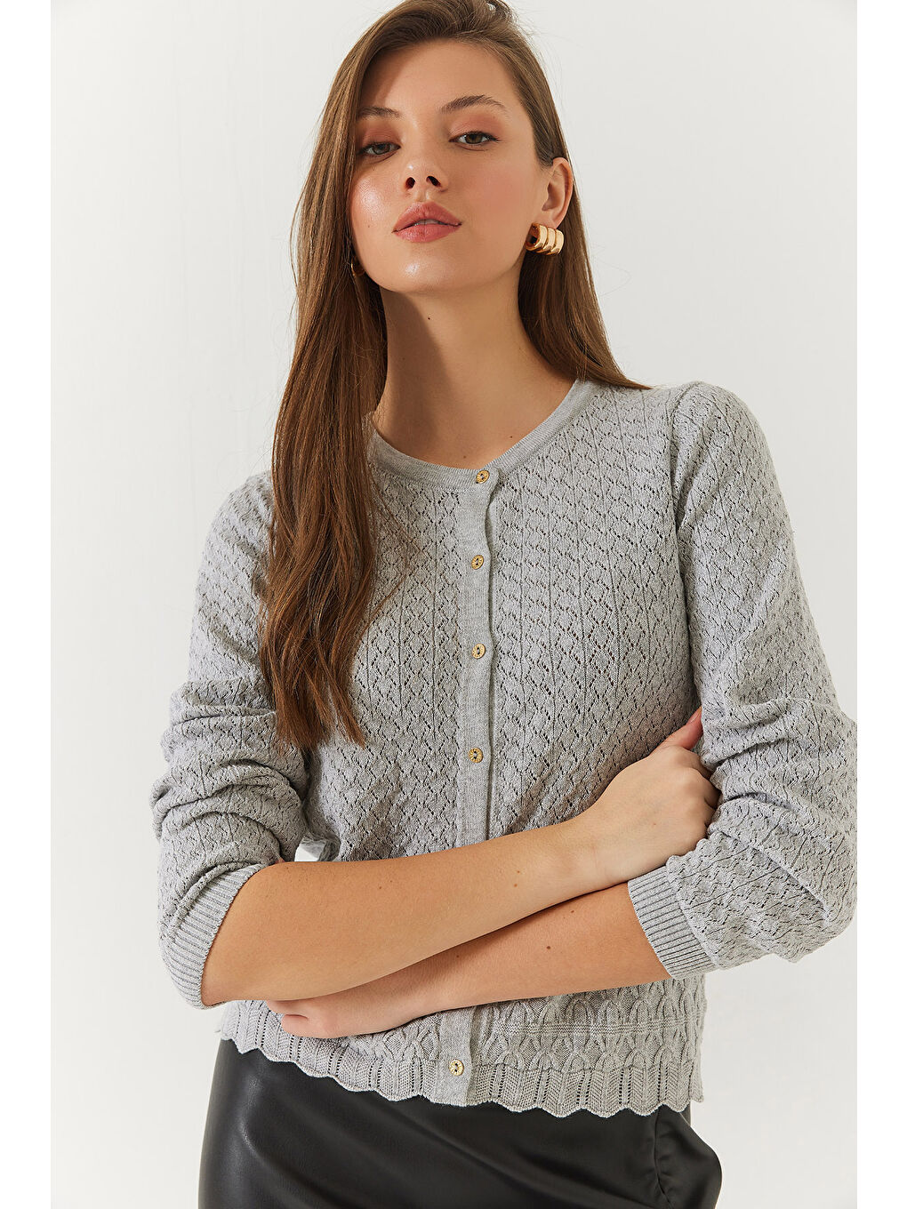 Gri Kadın Ajurlu Düğme Kapamalı Uzun Kollu Triko Hırka