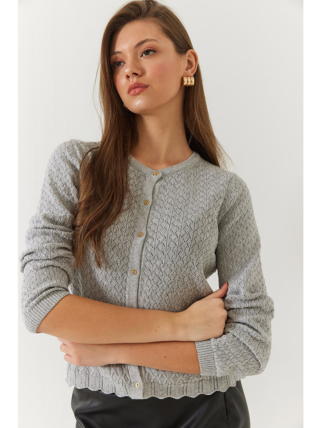 Gri Kadın Ajurlu Düğme Kapamalı Uzun Kollu Triko Hırka-2