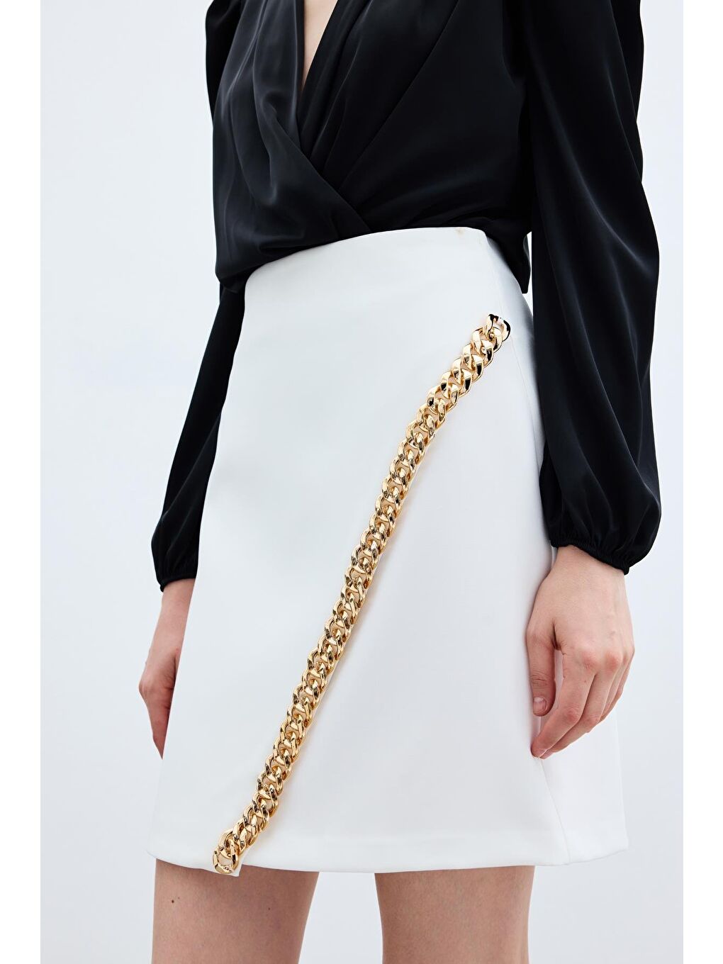 Zincir Aksesuarlı Mini Etek - Ekru-4