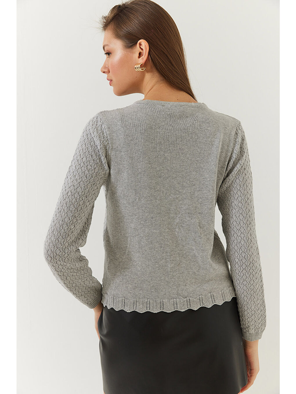 Gri Kadın Ajurlu Düğme Kapamalı Uzun Kollu Triko Hırka-5