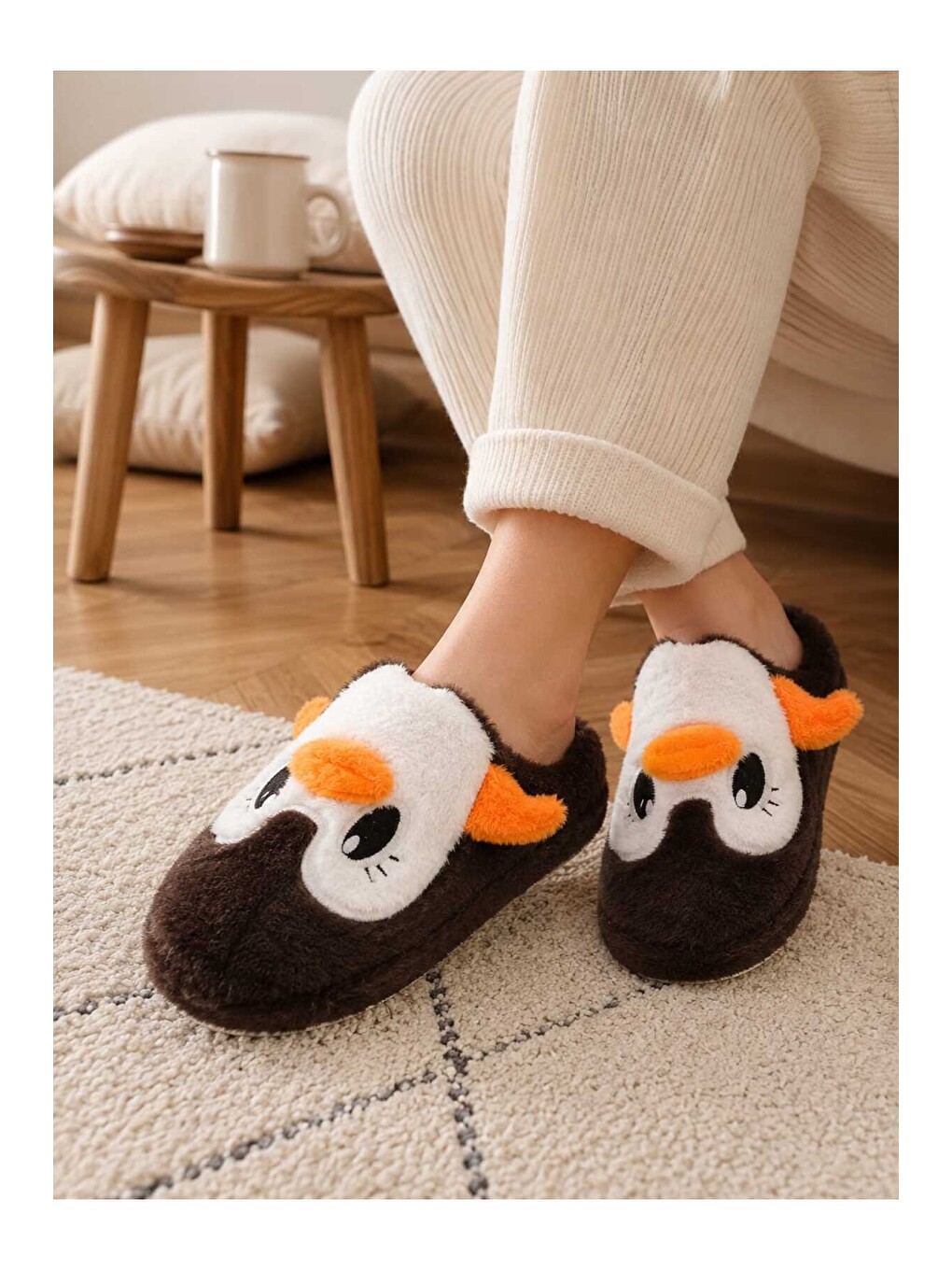Kahverengi Kadın Pelüş Penguen Figürlü Ev Terliği Sıcak Tutan Kışlık Panduf Terlik-3