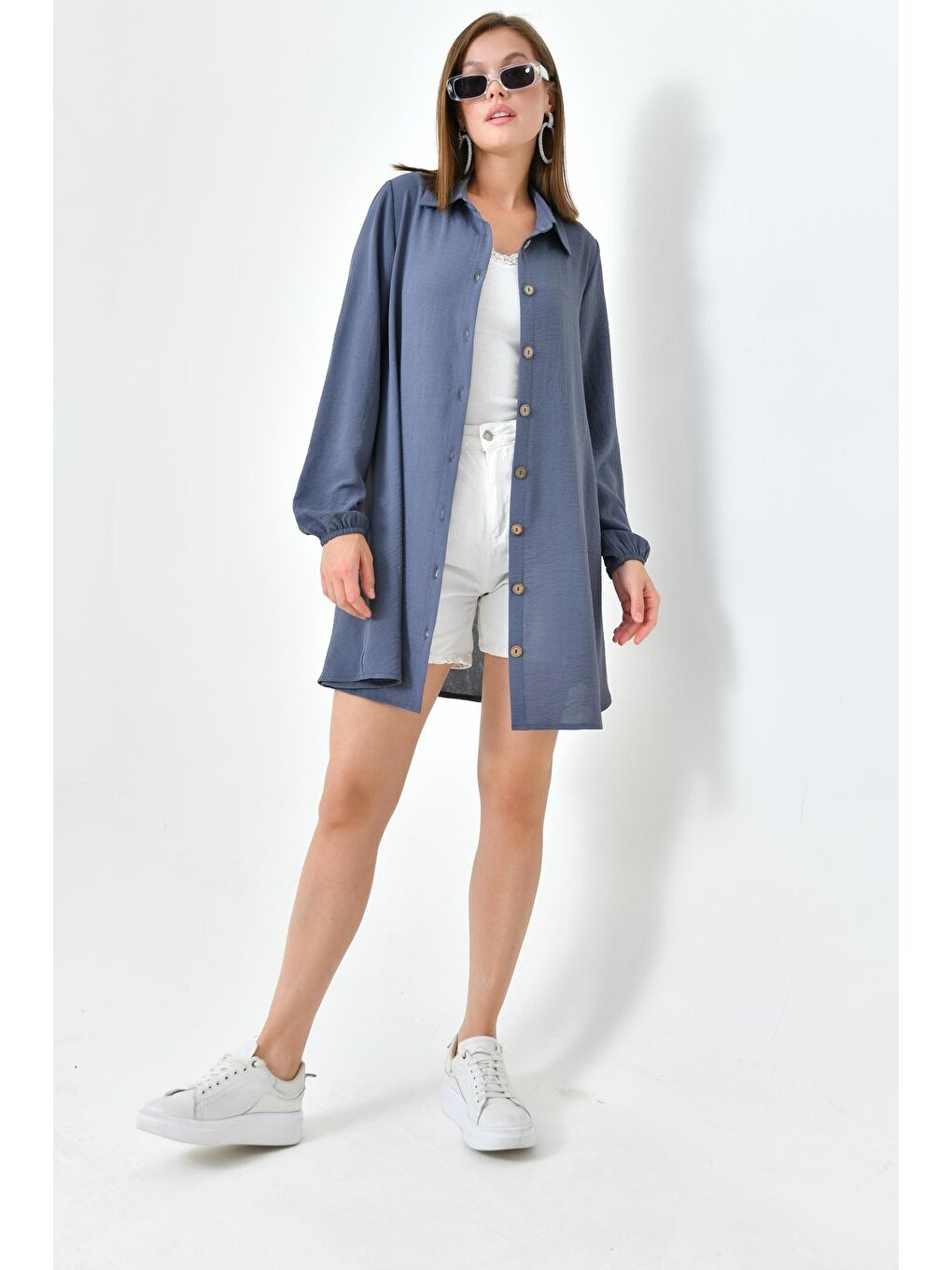 Antrasit Kadın Gömlek Yaka Ahşap Düğmeli Kolağzı Lastikli Aerobin Dokuma Tunik - Regular Fit-1