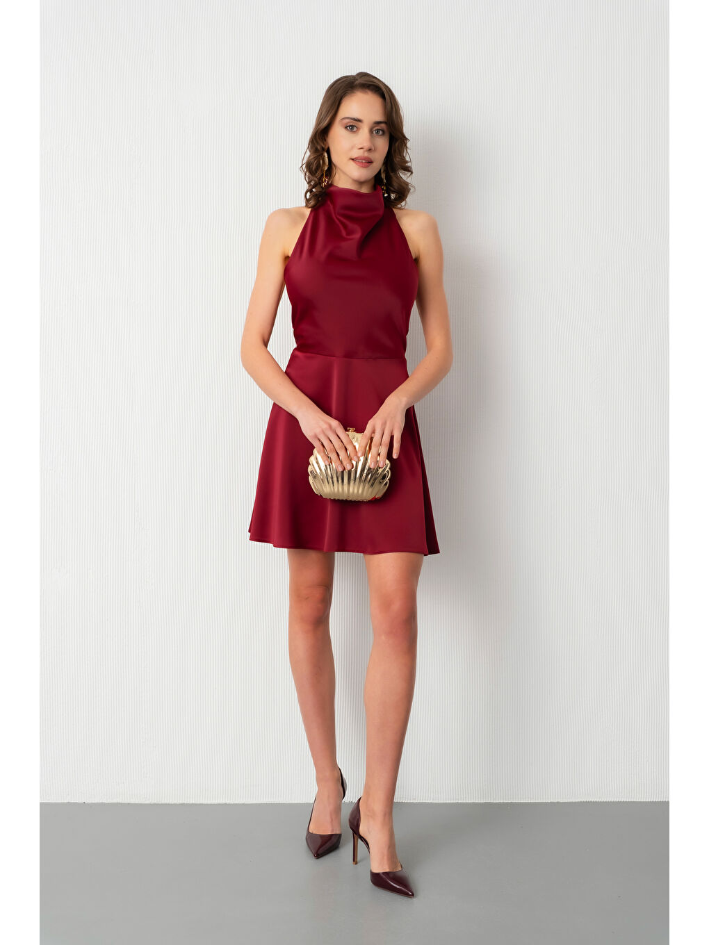 Kadın Bordo Sırt Dekolteli Mini Saten Mezuniyet Abiye Elbise-1
