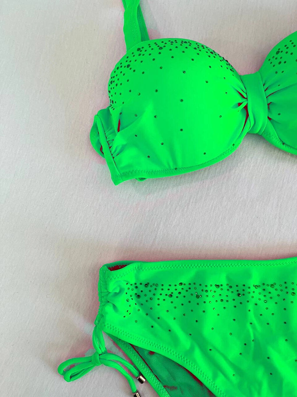 Kadın Canlı Yeşil Taş İşlemeli Astarlı Bikini Takım HZL25S-LC3361-3