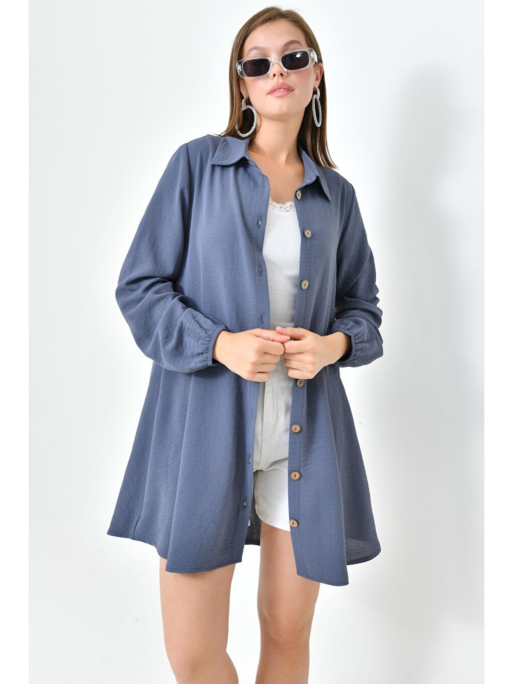 Antrasit Kadın Gömlek Yaka Ahşap Düğmeli Kolağzı Lastikli Aerobin Dokuma Tunik - Regular Fit-2