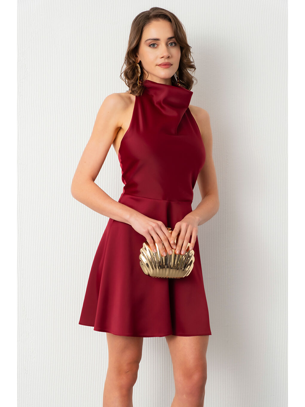 Kadın Bordo Sırt Dekolteli Mini Saten Mezuniyet Abiye Elbise-2