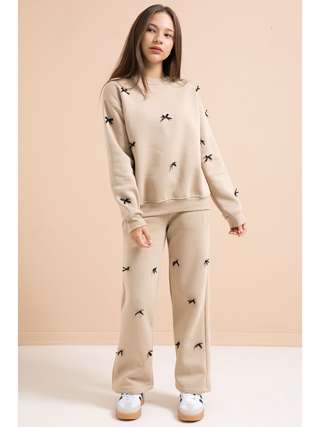 Bej Fiyonk Nakışlı Bisiklet Yaka Kız Çocuk Şardonlu Eşofman Takımı 21287