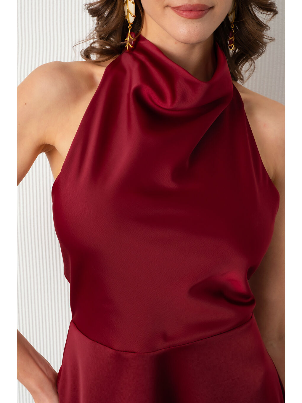 Kadın Bordo Sırt Dekolteli Mini Saten Mezuniyet Abiye Elbise-3