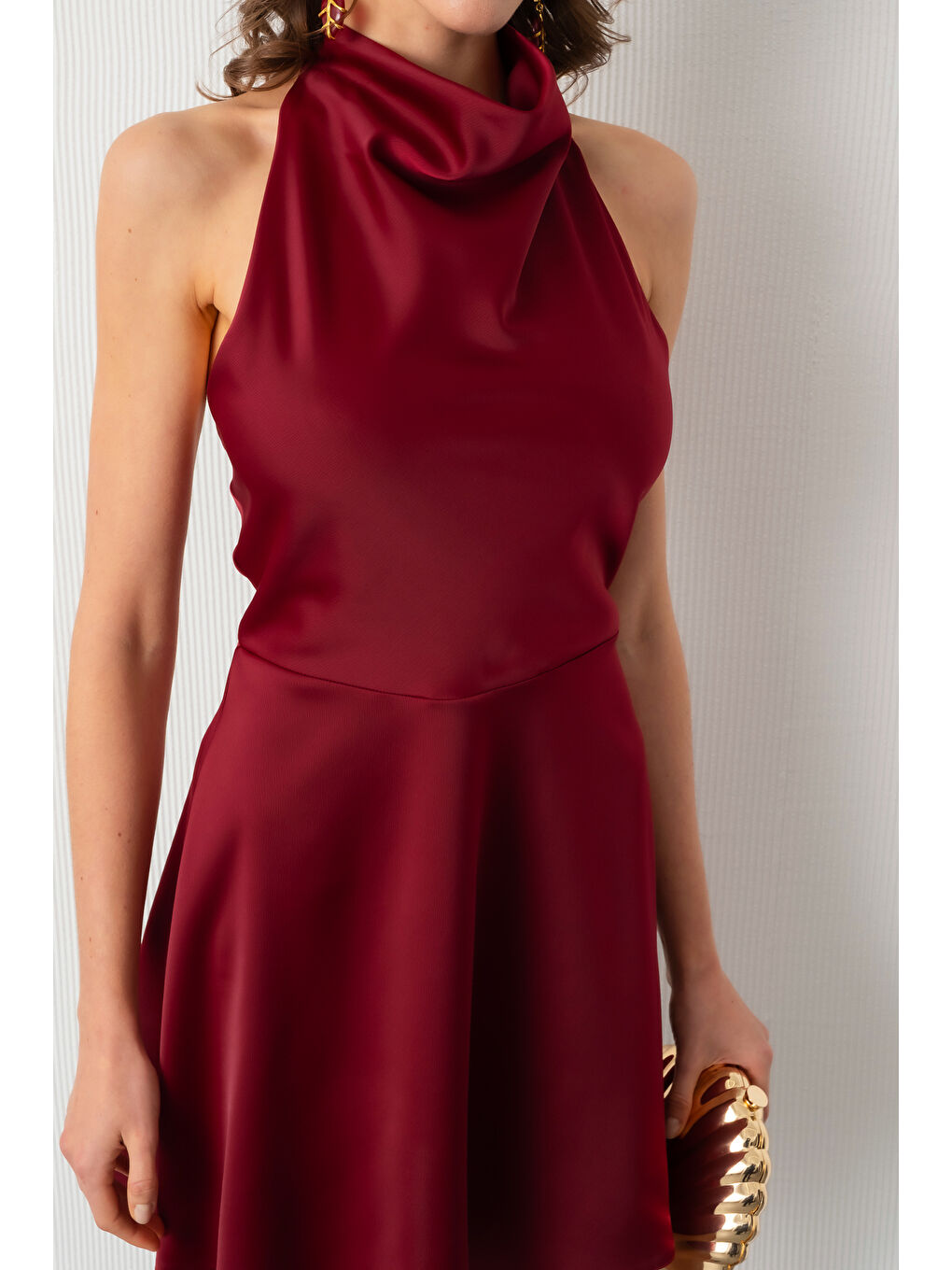 Kadın Bordo Sırt Dekolteli Mini Saten Mezuniyet Abiye Elbise-4
