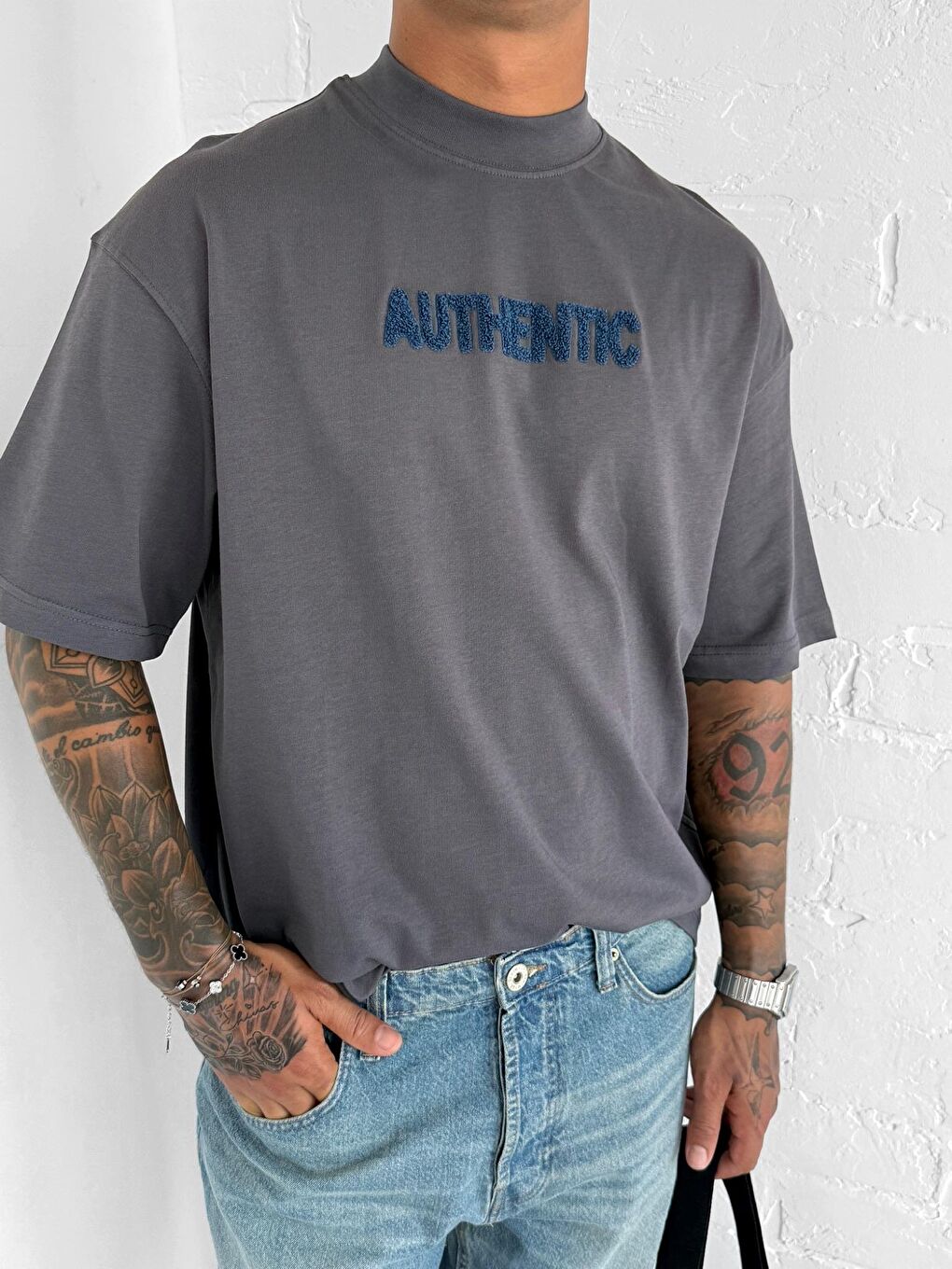 Gri Erkek Arka Kabartmalı Baskılı T-Shırt Füme-1