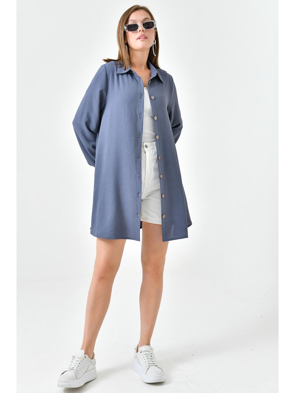 Antrasit Kadın Gömlek Yaka Ahşap Düğmeli Kolağzı Lastikli Aerobin Dokuma Tunik - Regular Fit-5