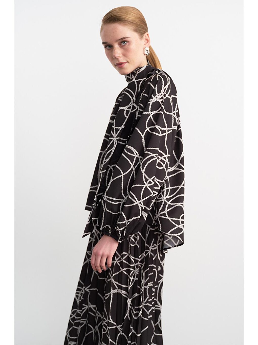 Rope Desenli Fularlı Gömlek Pilise Etek Takım Siyah-3