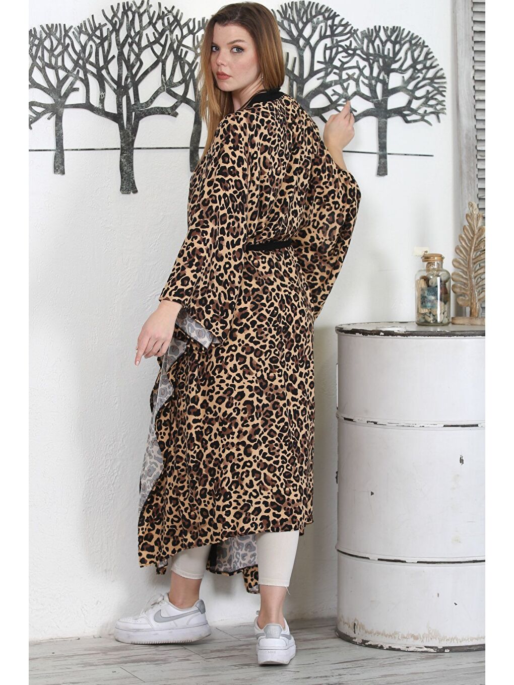Kahverengi Leopar Rengi Allover Baskılı Kuşaklı Casual Oversize Dokuma Kimono Ceket-6