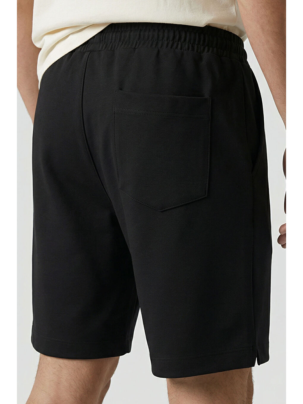 Siyah Standart Fit Basic Arka Cepli Erkek Şort - 88314-3