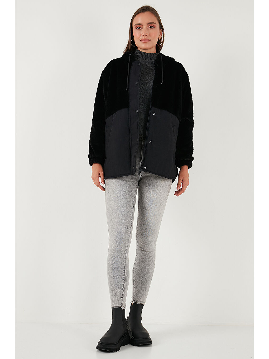 Siyah Comfort Fit Kapüşonlu Yumuşak Dokulu Kadın Mont 497HOLLY-1