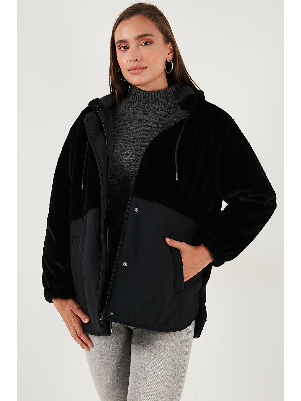 Siyah Comfort Fit Kapüşonlu Yumuşak Dokulu Kadın Mont 497HOLLY-2