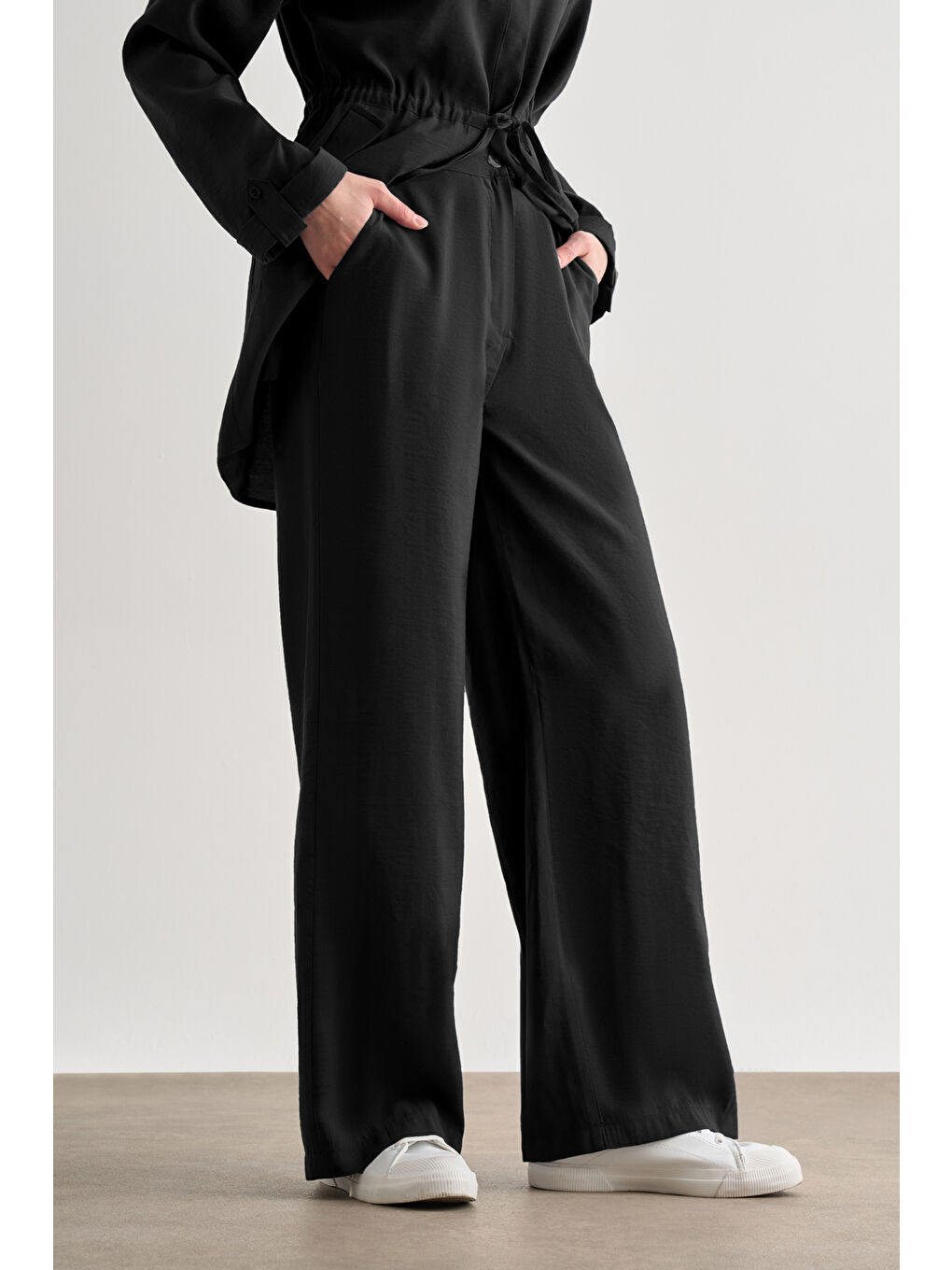 Siyah Rahat Kesim Geniş Paçalı Modal Pantolon-1