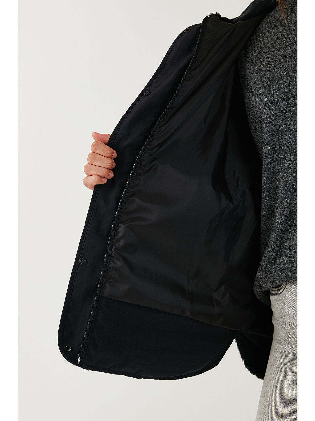 Siyah Comfort Fit Kapüşonlu Yumuşak Dokulu Kadın Mont 497HOLLY-5