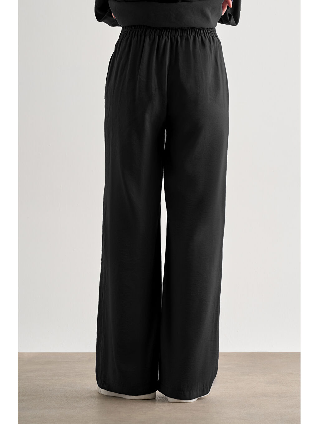 Siyah Rahat Kesim Geniş Paçalı Modal Pantolon-3