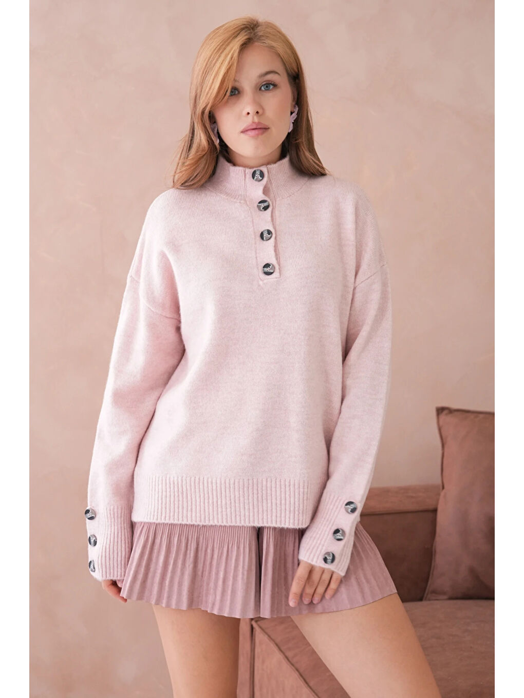 Pembe Kadın Dik Yaka Kolları Düğme Detaylı Yumuşak Dokulu Şardonlu Triko Kazak-2