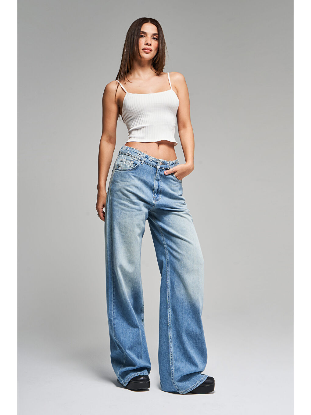 Mavi Kadın Jean Rengi 2S5-75 Midrise Wide Leg Kemeri Çiçek Nakışlı %100 Pamuk Tasarım Denim Jean-1